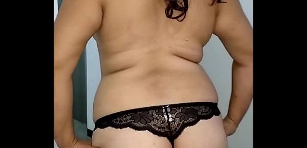  Hotwife bailando en tanga